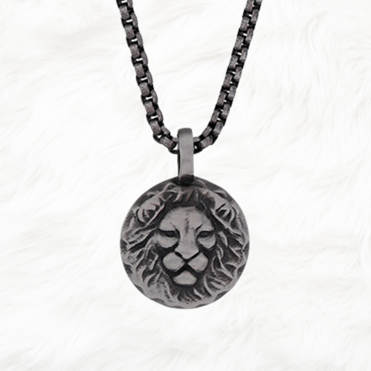 Collier lion, acier vieilli