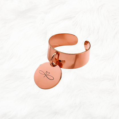 Bague pour femme médaillon en acier inoxydable doré à l'or fin couleur rose gold, a graver et a personnaliser, bague tendance et original 